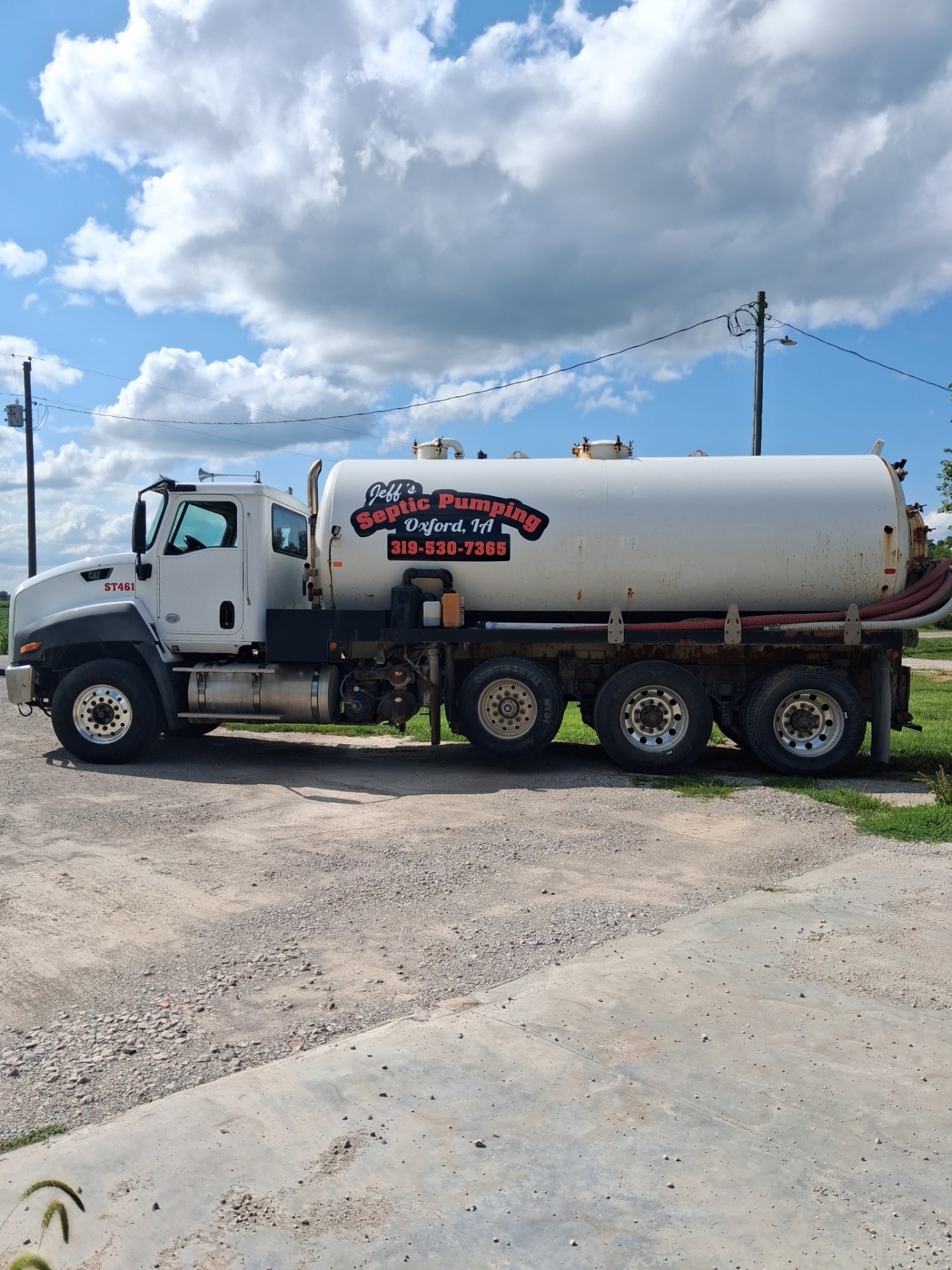 Jeff's septic pumping truck on the job